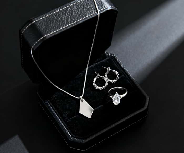 Open niche designer jewelry box