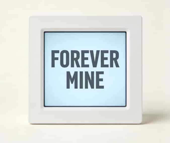 Digital frame showing a loving message