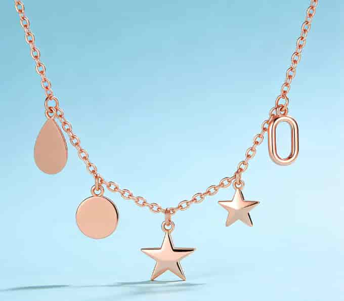 Modular necklace with interchangeable pendants