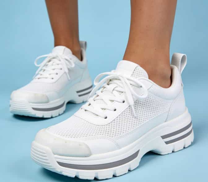 Sustainable sneakers: fashionable Valentine's Day gift