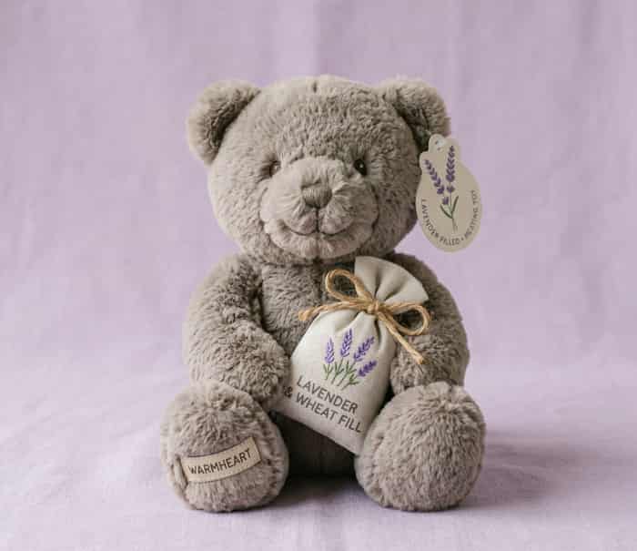 Stuffed plush toy designed to be warmed up with lavender fill